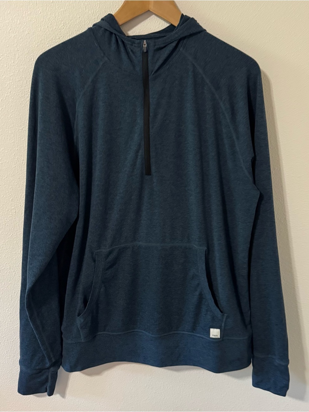 Vuori Ponto Performance Half Zip Hoodie Blue Kangaroo Pocket Athleisure Gym-M
